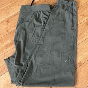 Lulu Men's Olive Green Joggers